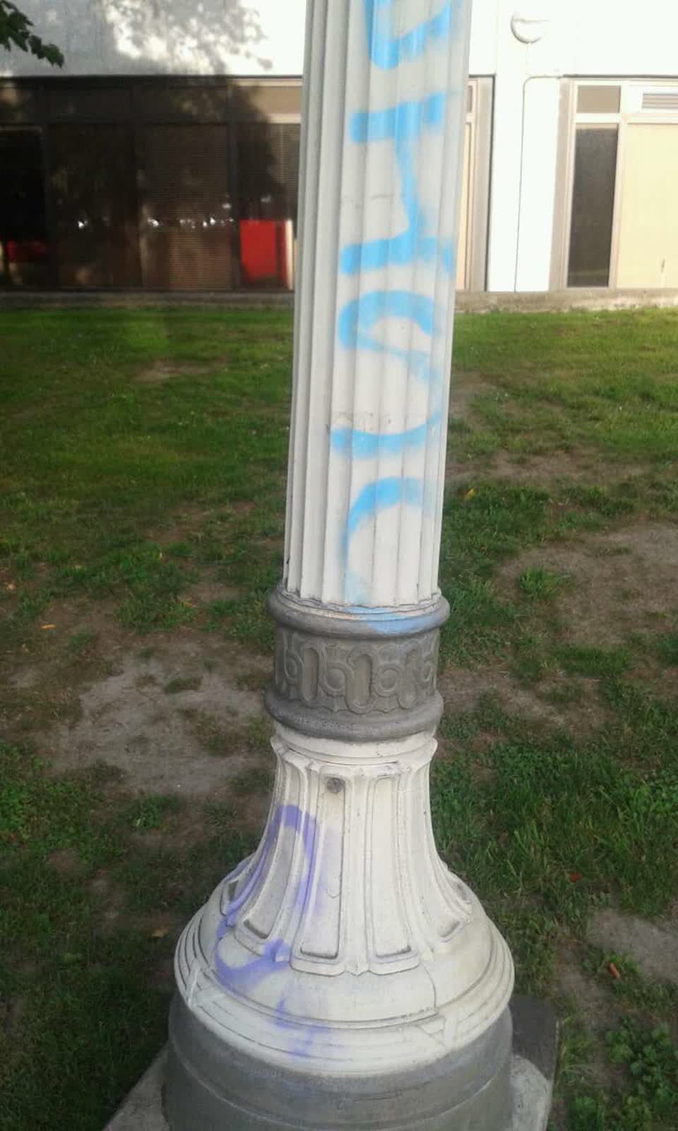 The photograph attached to this graffiti report