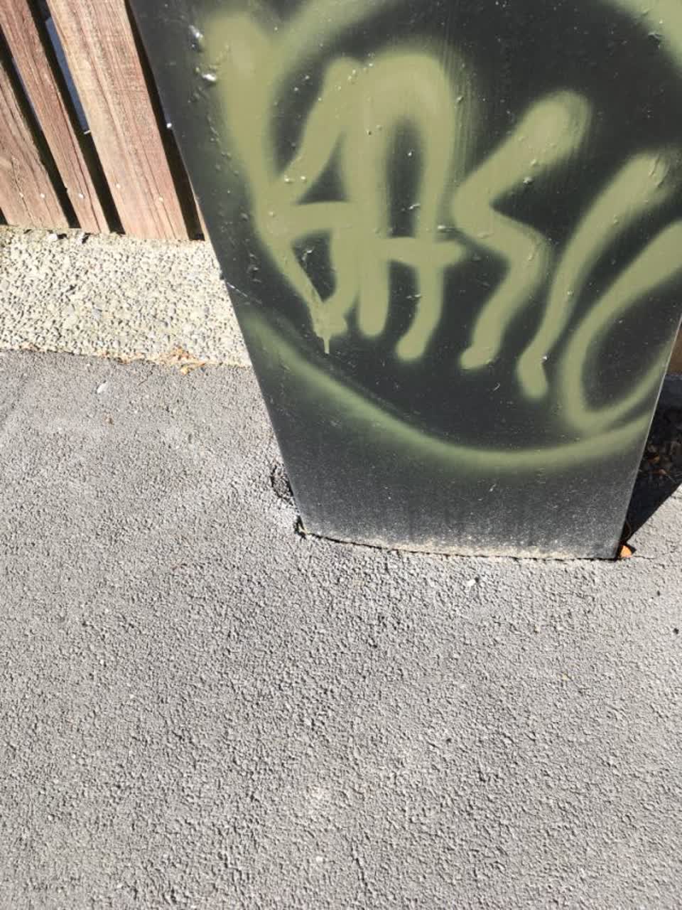The photograph attached to this graffiti report