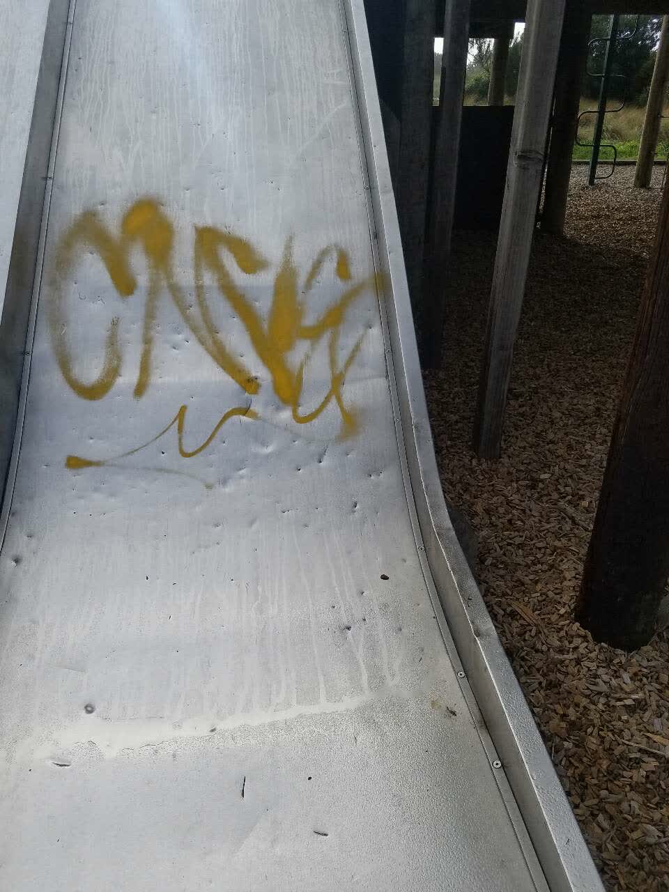 The photograph attached to this graffiti report