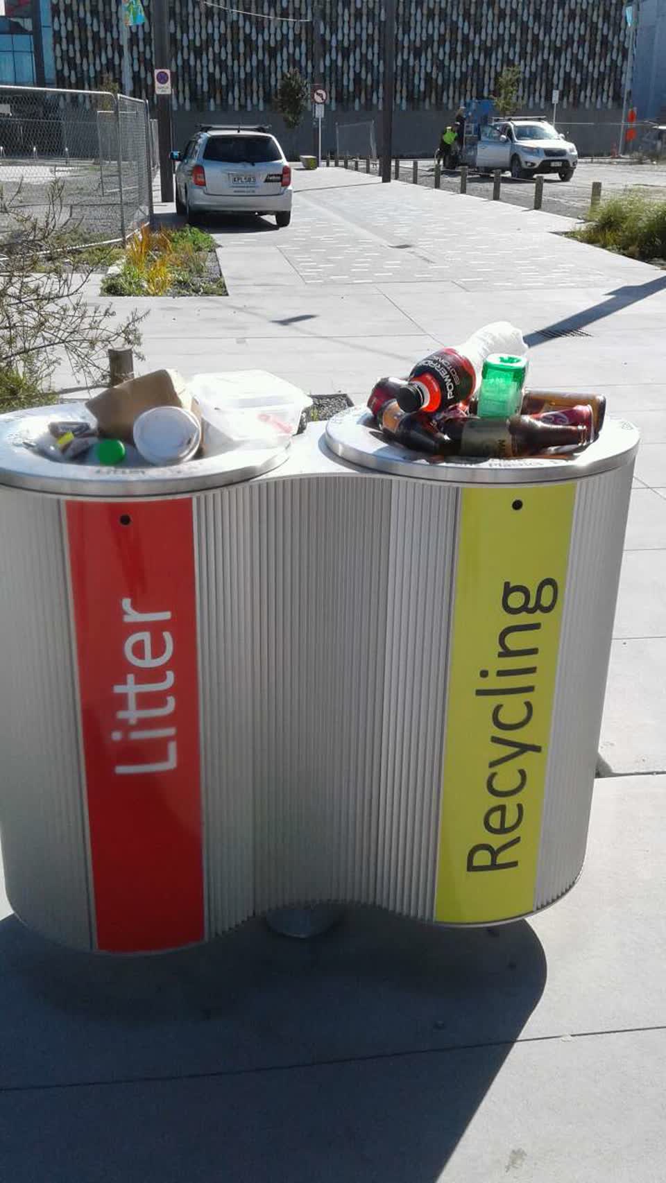 The photograph attached to this rubbish/recycling report