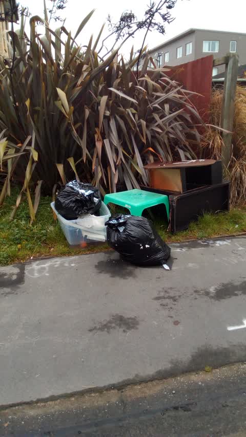 Rubbish/Recycling, a report photo