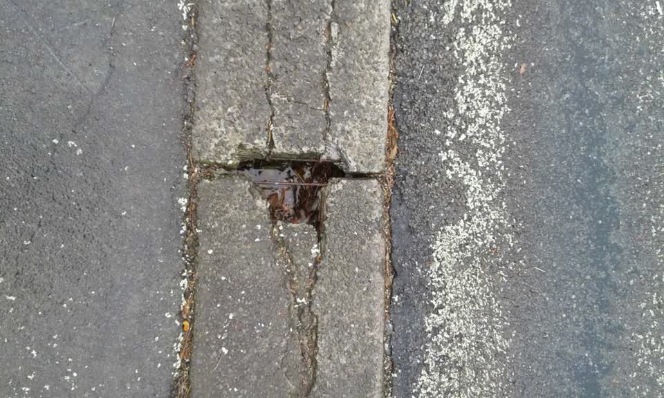 The photograph attached to this roading/streets report