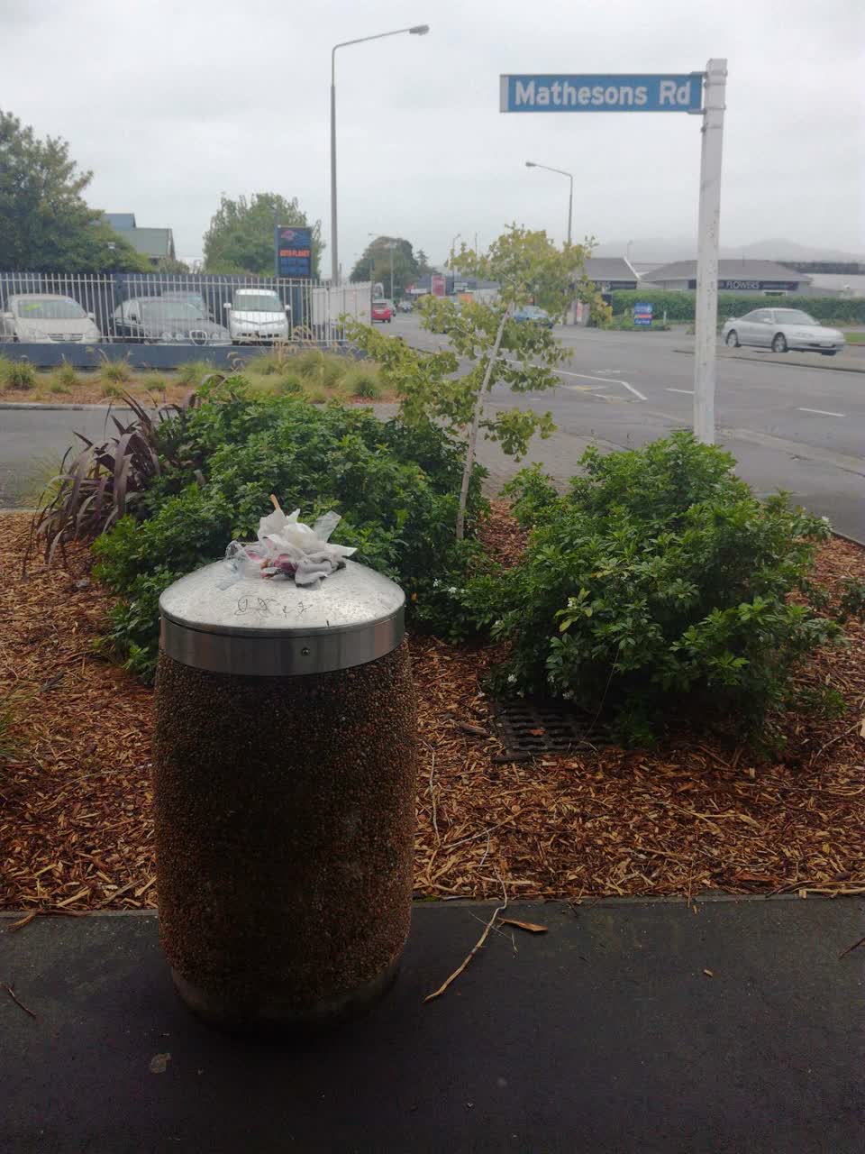 The photograph attached to this rubbish/recycling report