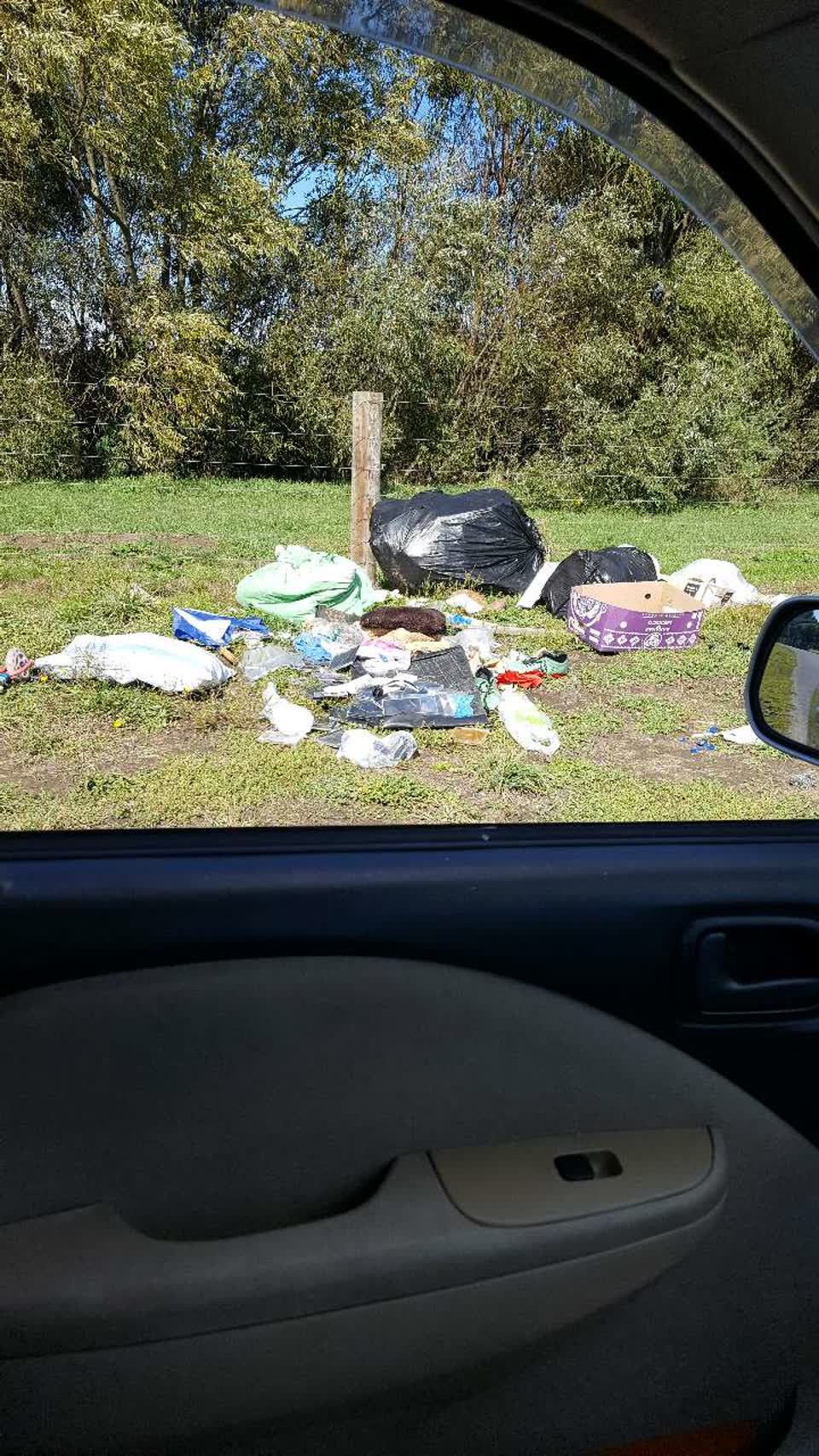 The photograph attached to this rubbish/recycling report