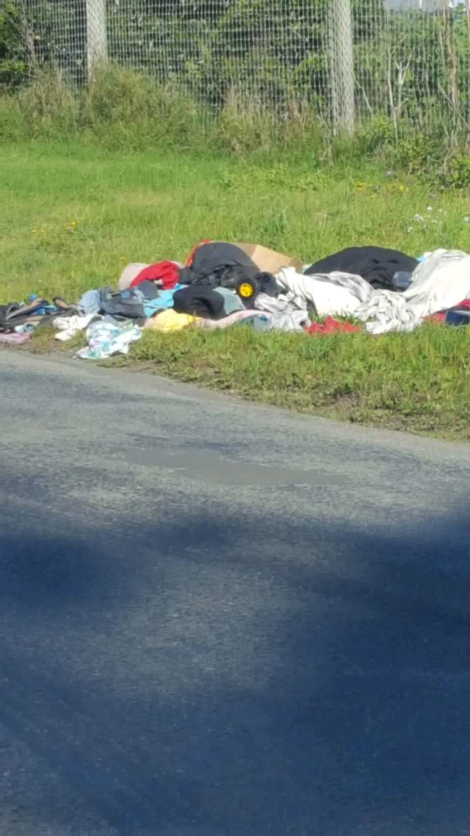 The photograph attached to this rubbish/recycling report