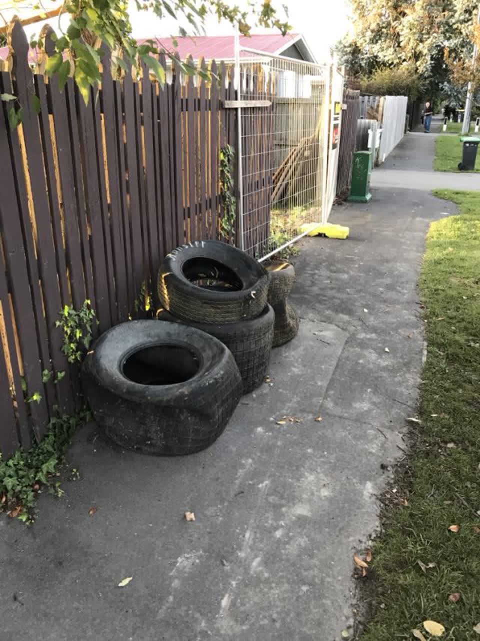 The photograph attached to this rubbish/recycling report