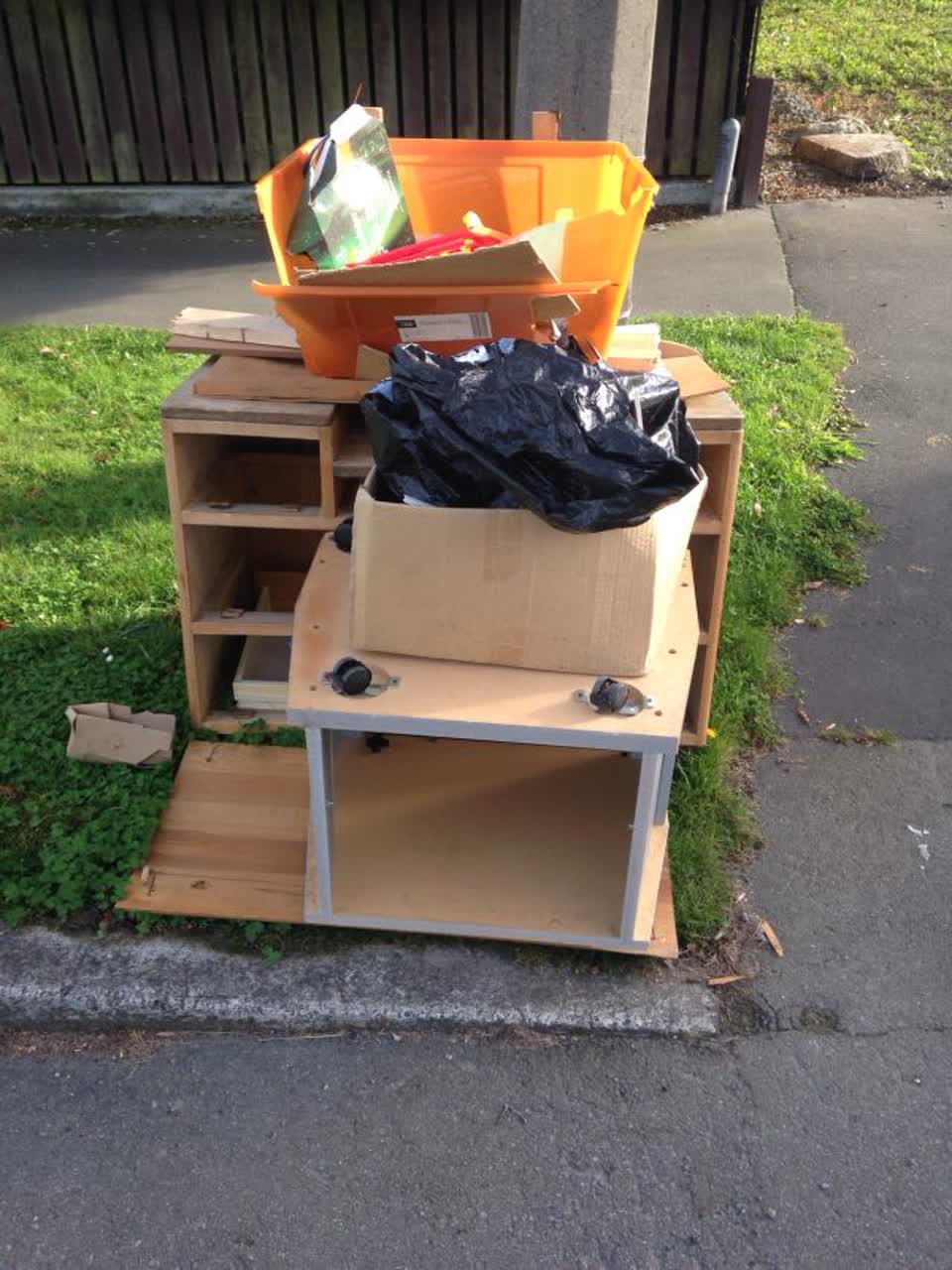 The photograph attached to this rubbish/recycling report