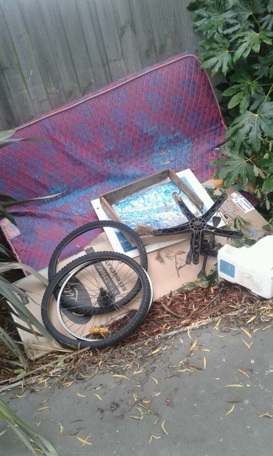 The photograph attached to this rubbish/recycling report