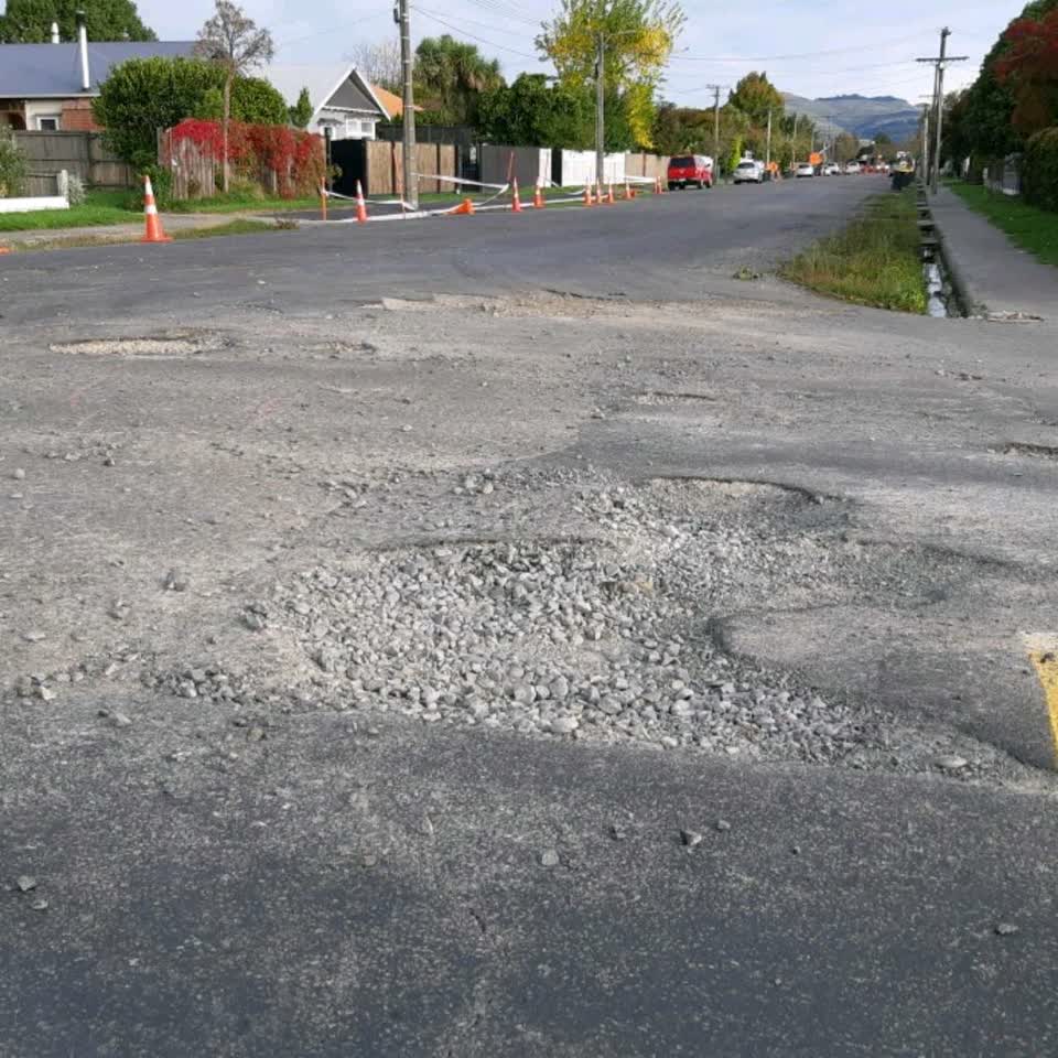 The photograph attached to this roading/streets report