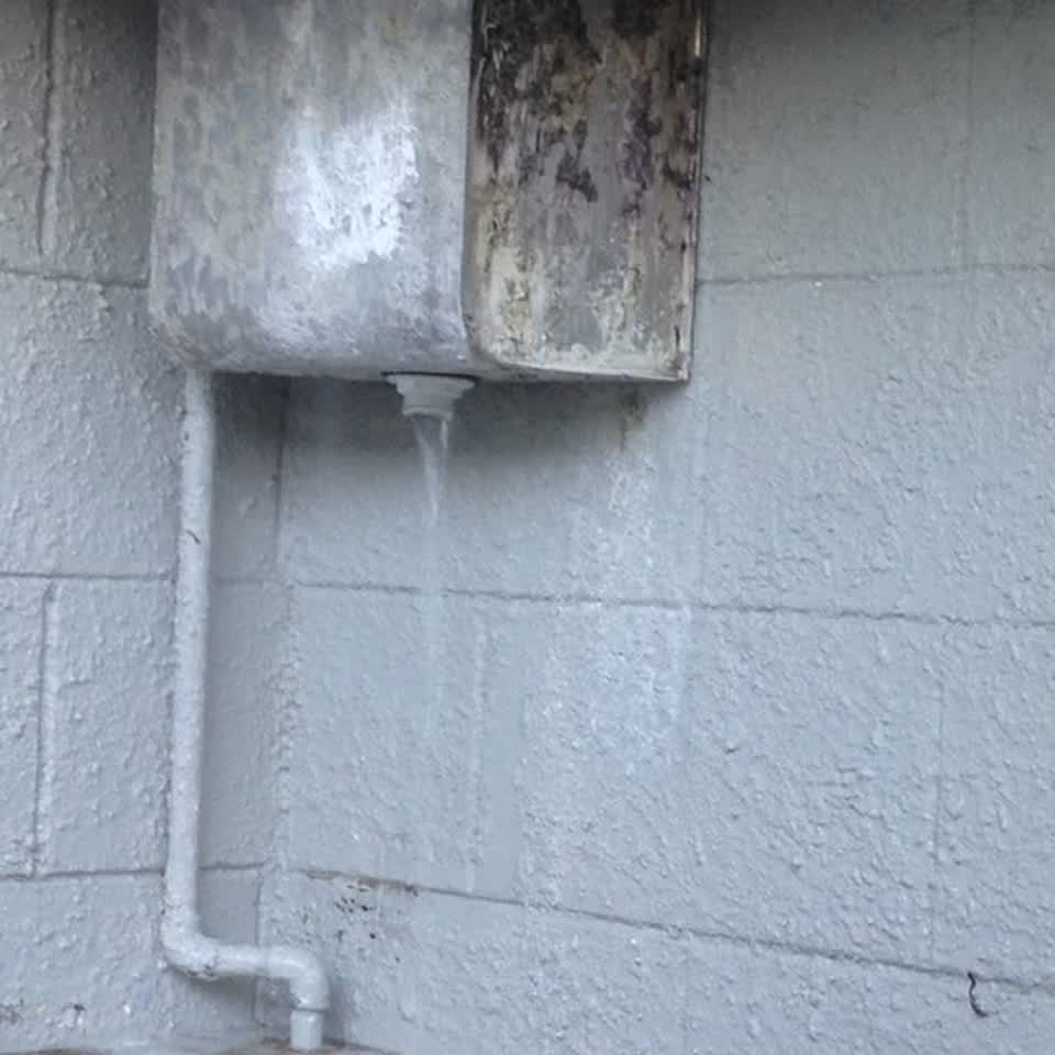 The photograph attached to this water supply report