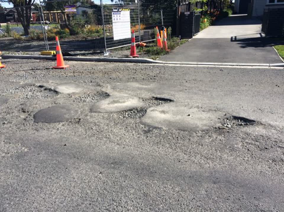 The photograph attached to this roading/streets report