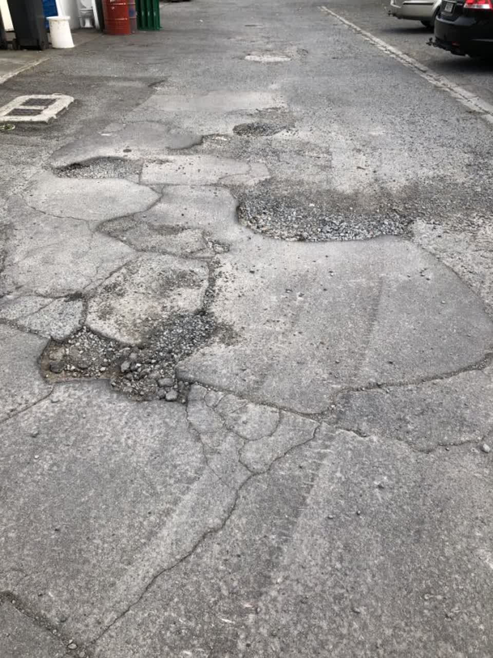 The photograph attached to this roading/streets report