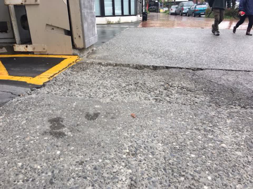 The photograph attached to this roading/streets report
