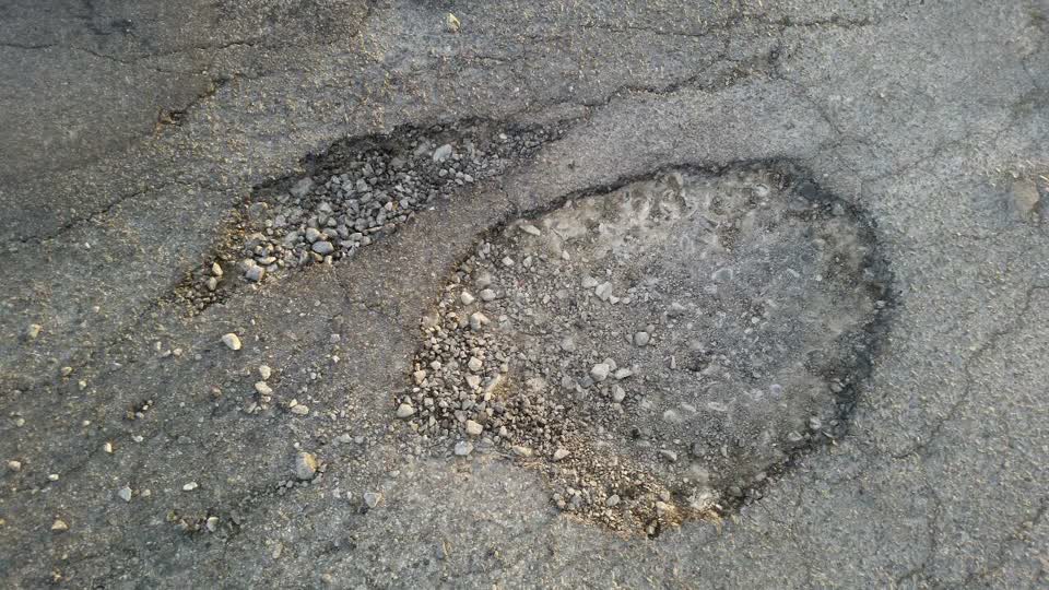 The photograph attached to this roading/streets report