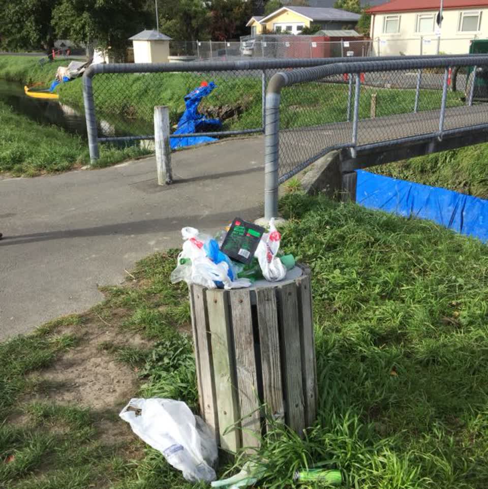 The photograph attached to this rubbish/recycling report