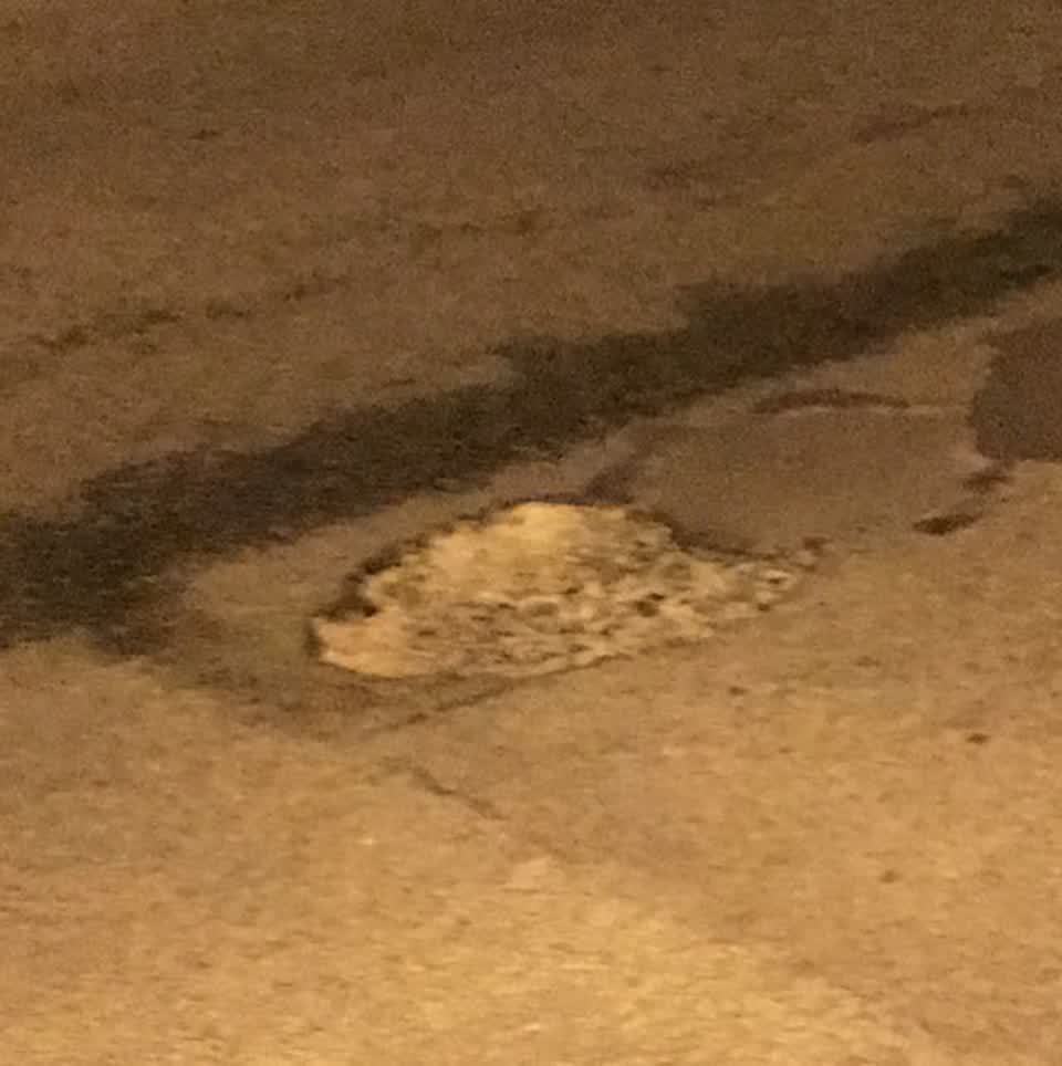 The photograph attached to this roading/streets report