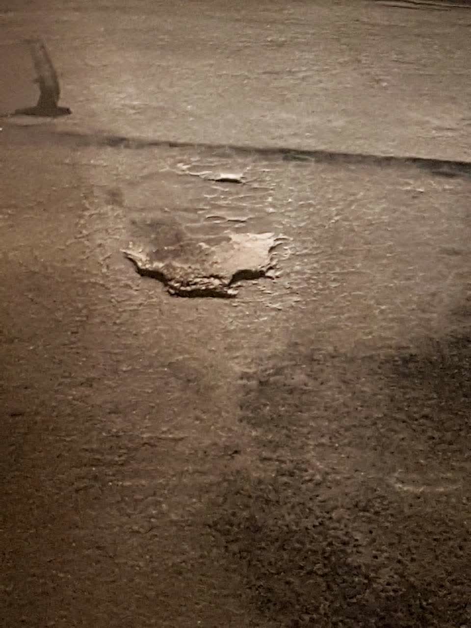 The photograph attached to this roading/streets report