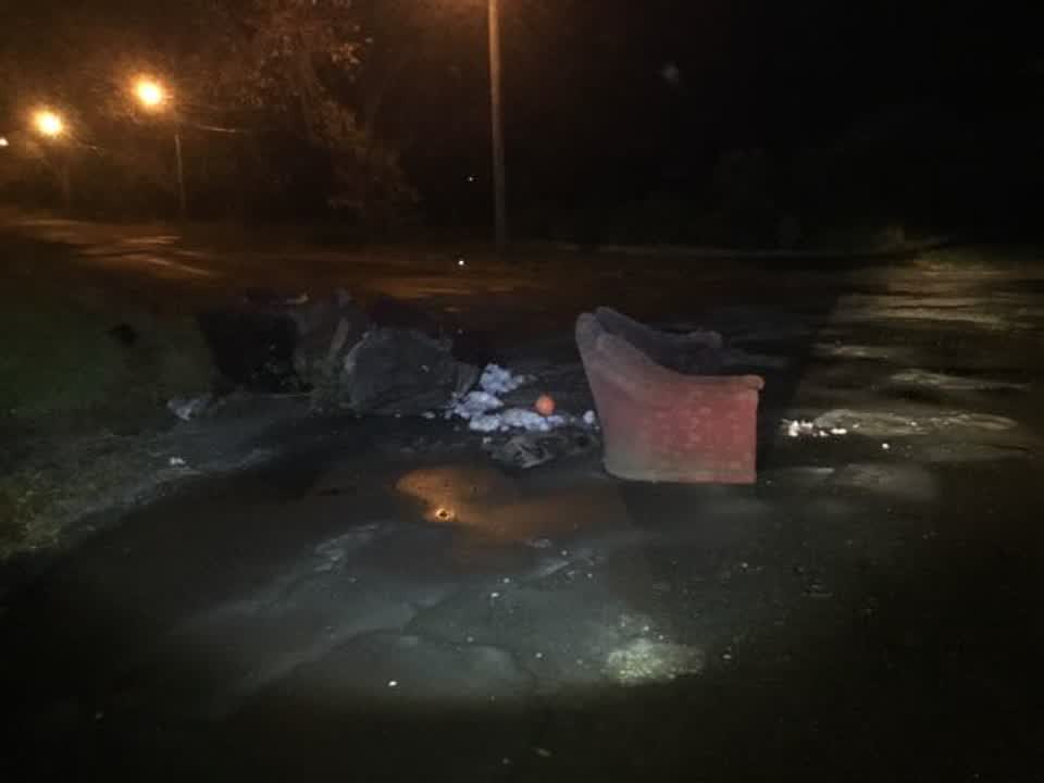 The photograph attached to this rubbish/recycling report