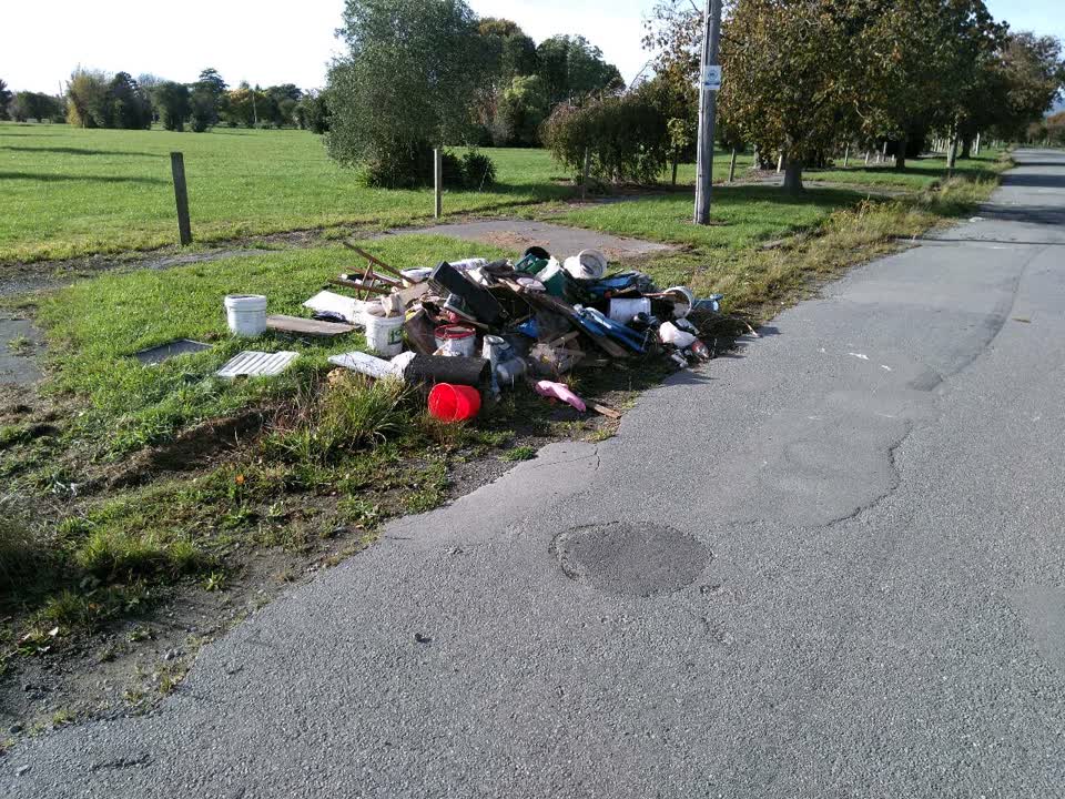 The photograph attached to this rubbish/recycling report