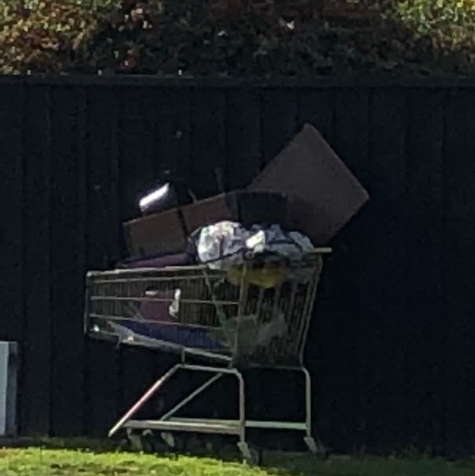 The photograph attached to this rubbish/recycling report