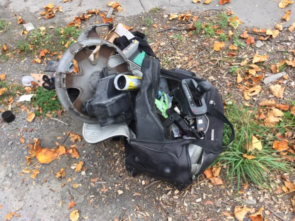 The photograph attached to this rubbish/recycling report