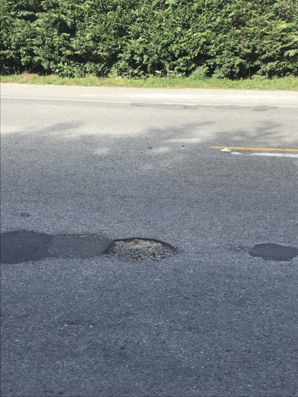 The photograph attached to this roading/streets report
