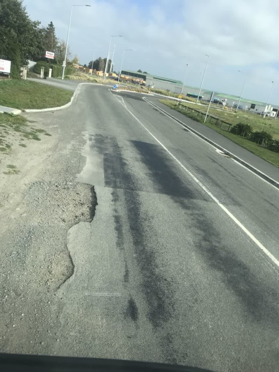 The photograph attached to this roading/streets report