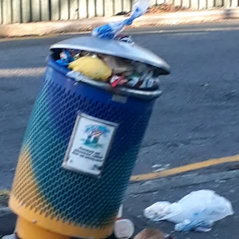 Rubbish/Recycling, a report photo