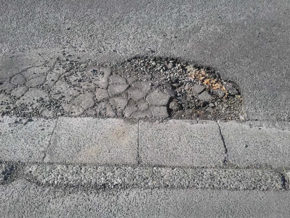 The photograph attached to this roading/streets report