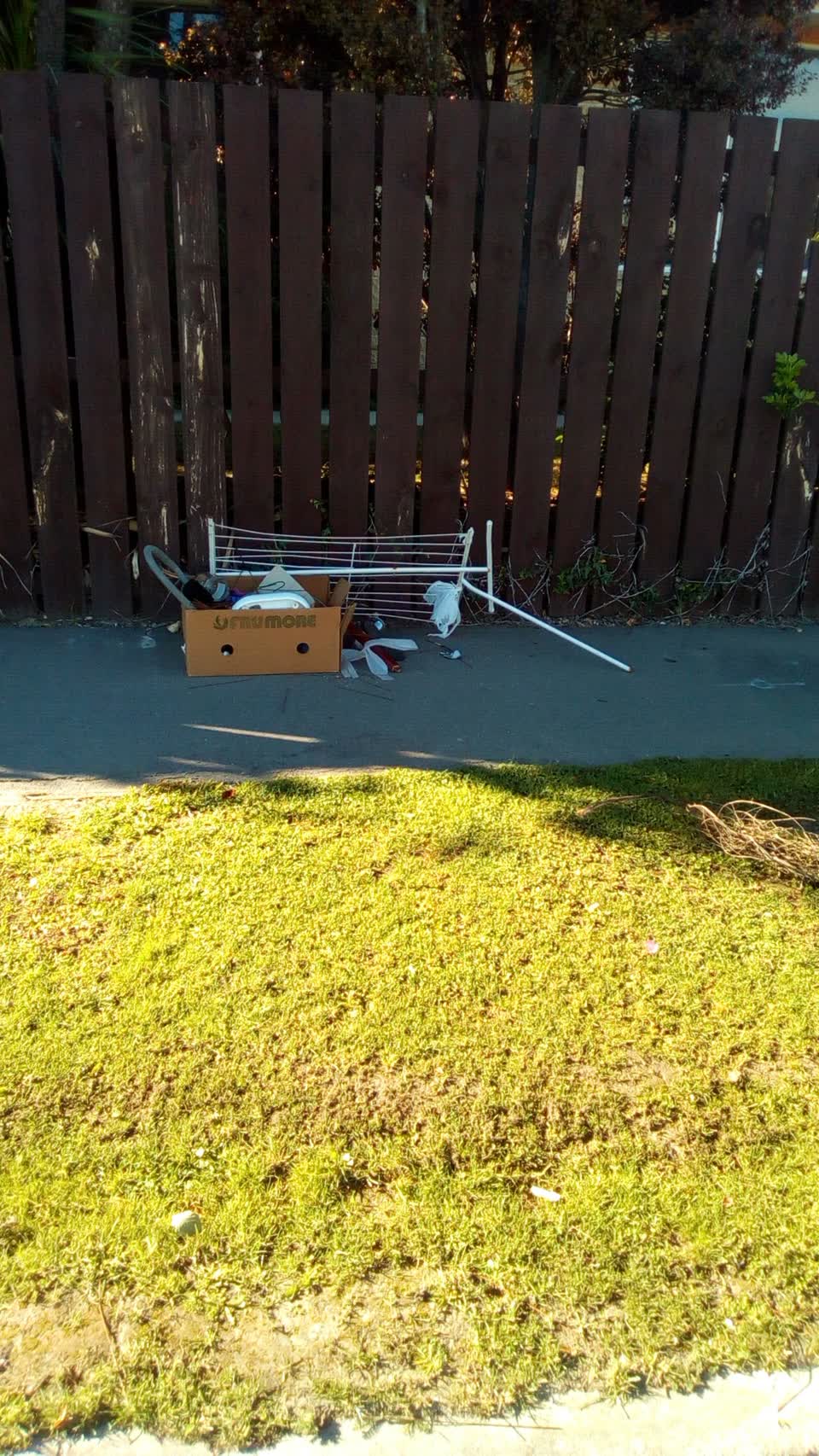 The photograph attached to this rubbish/recycling report