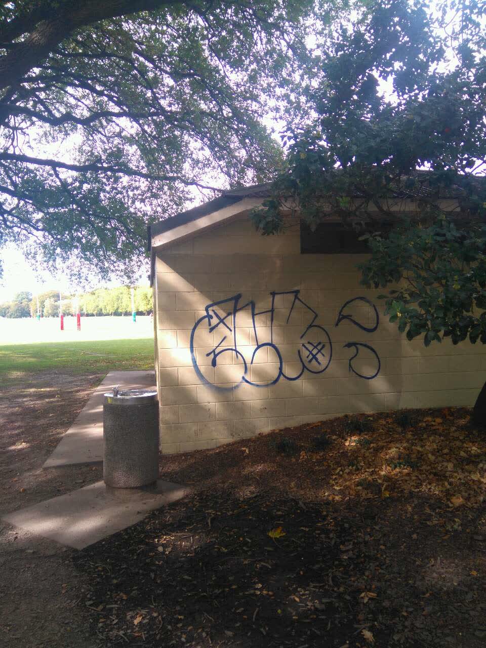 The photograph attached to this graffiti report