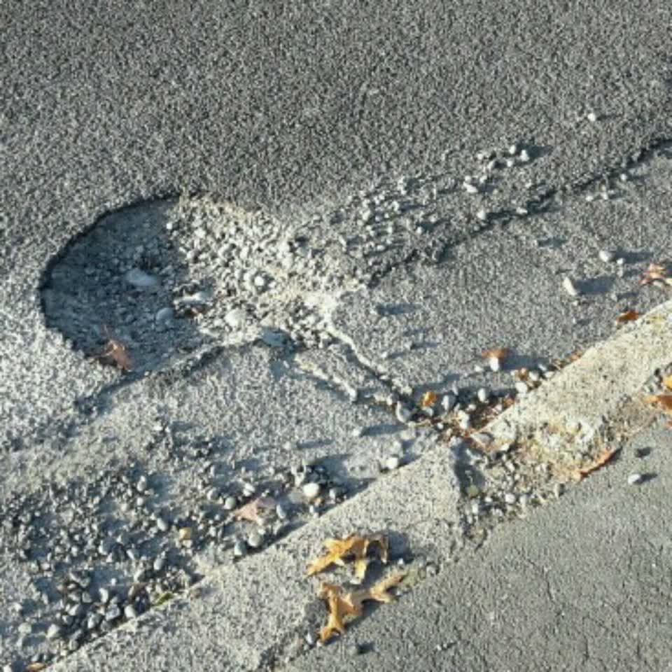 The photograph attached to this roading/streets report