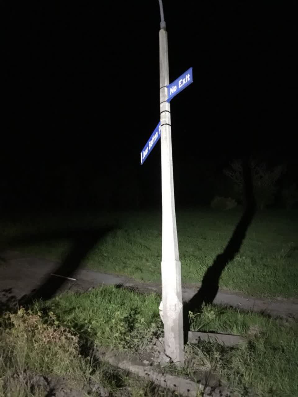 The photograph attached to this roading/streets report