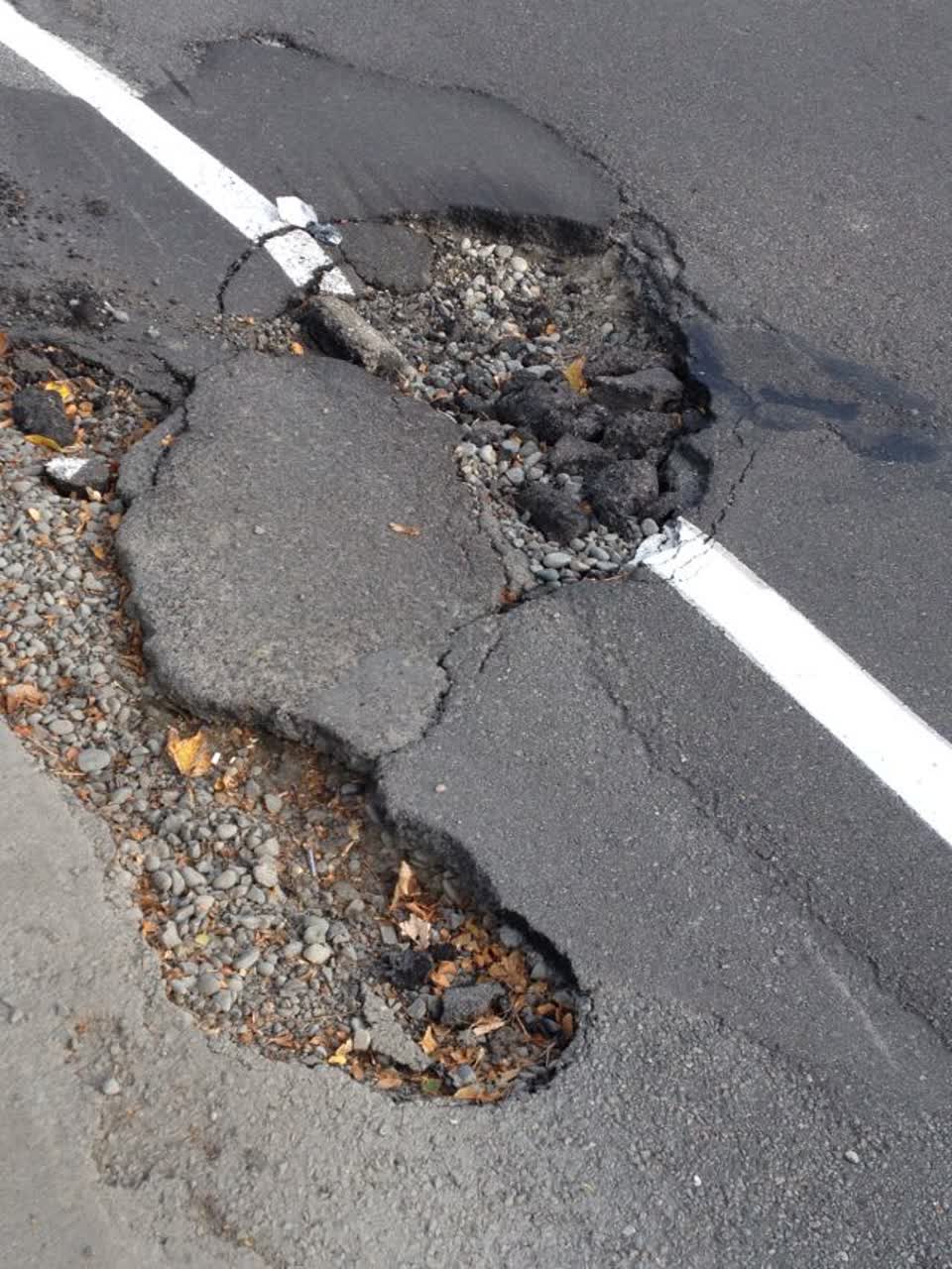 The photograph attached to this roading/streets report