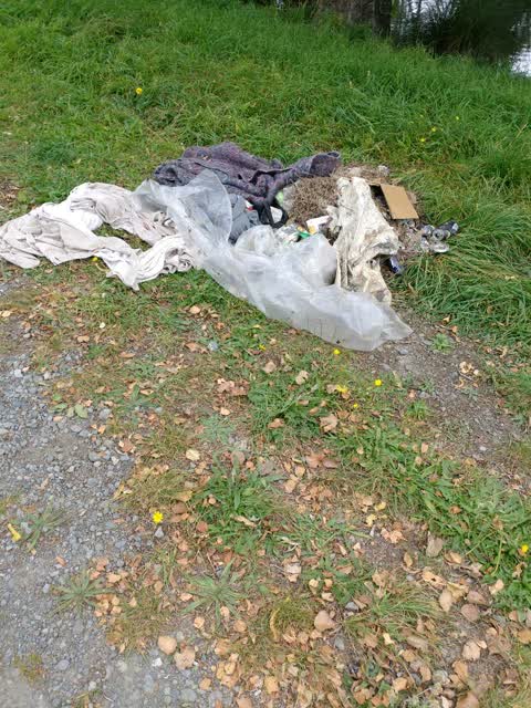 Rubbish/Recycling, a report photo
