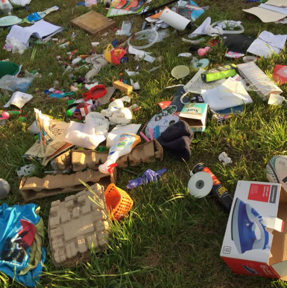 The photograph attached to this rubbish/recycling report