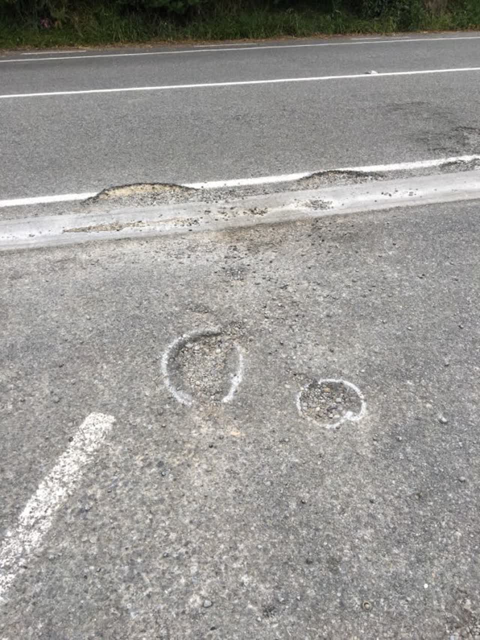 The photograph attached to this roading/streets report