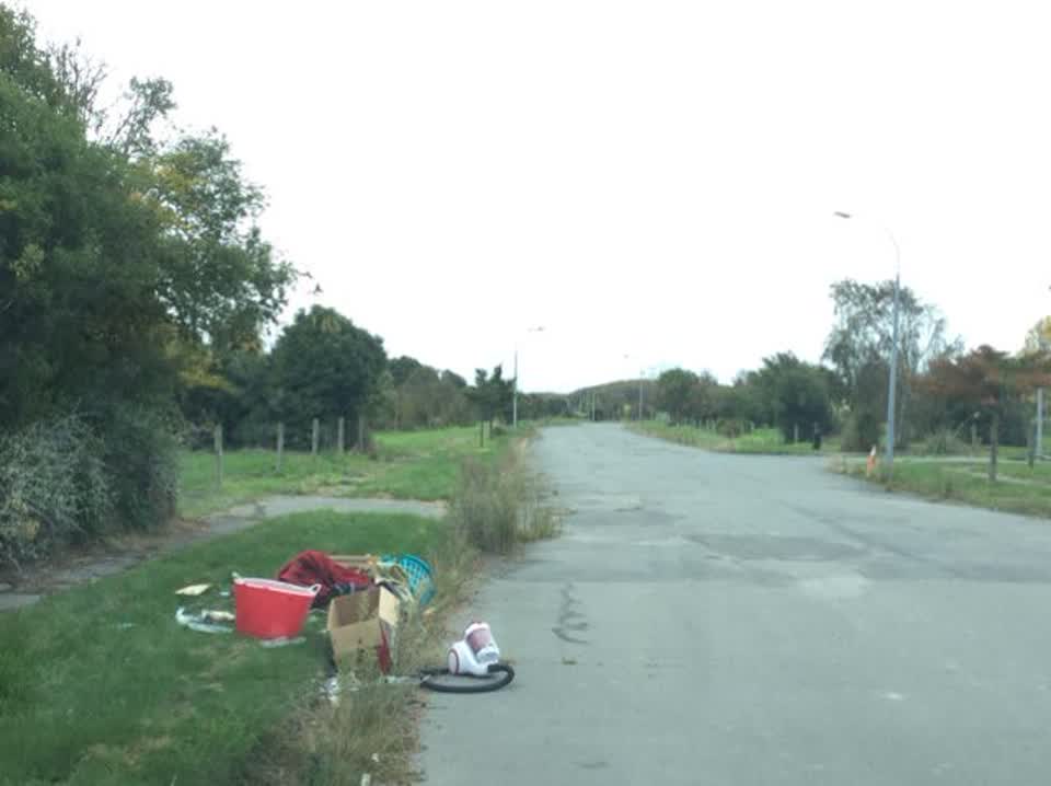 The photograph attached to this rubbish/recycling report