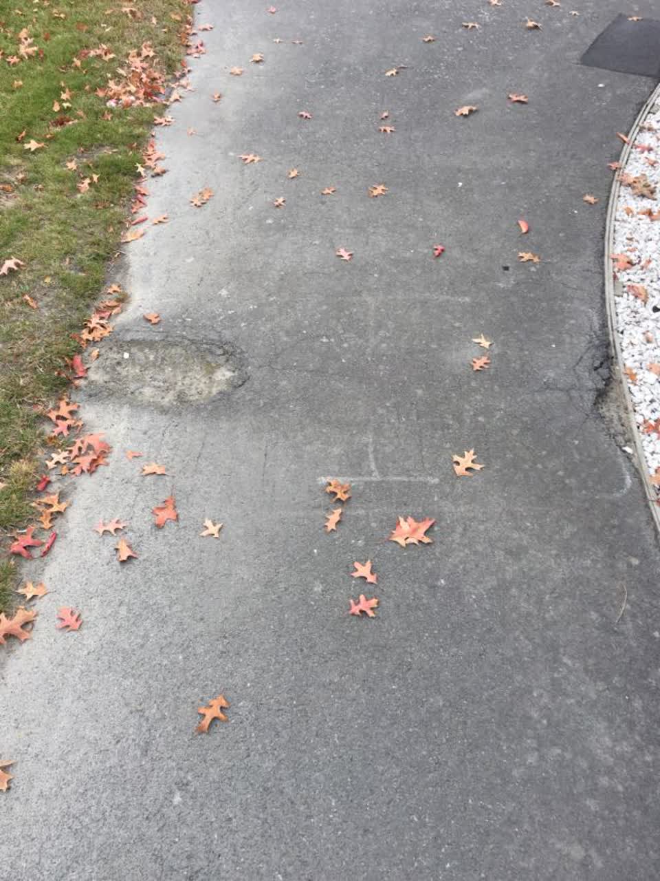 The photograph attached to this roading/streets report