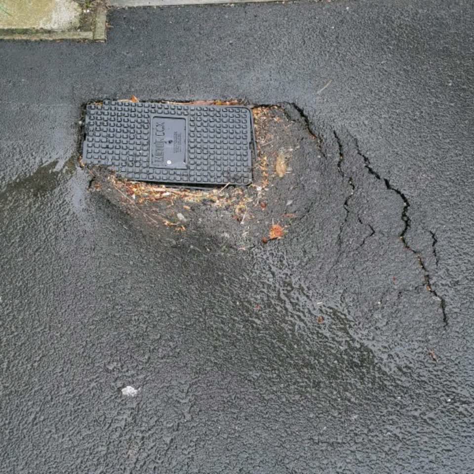 The photograph attached to this roading/streets report