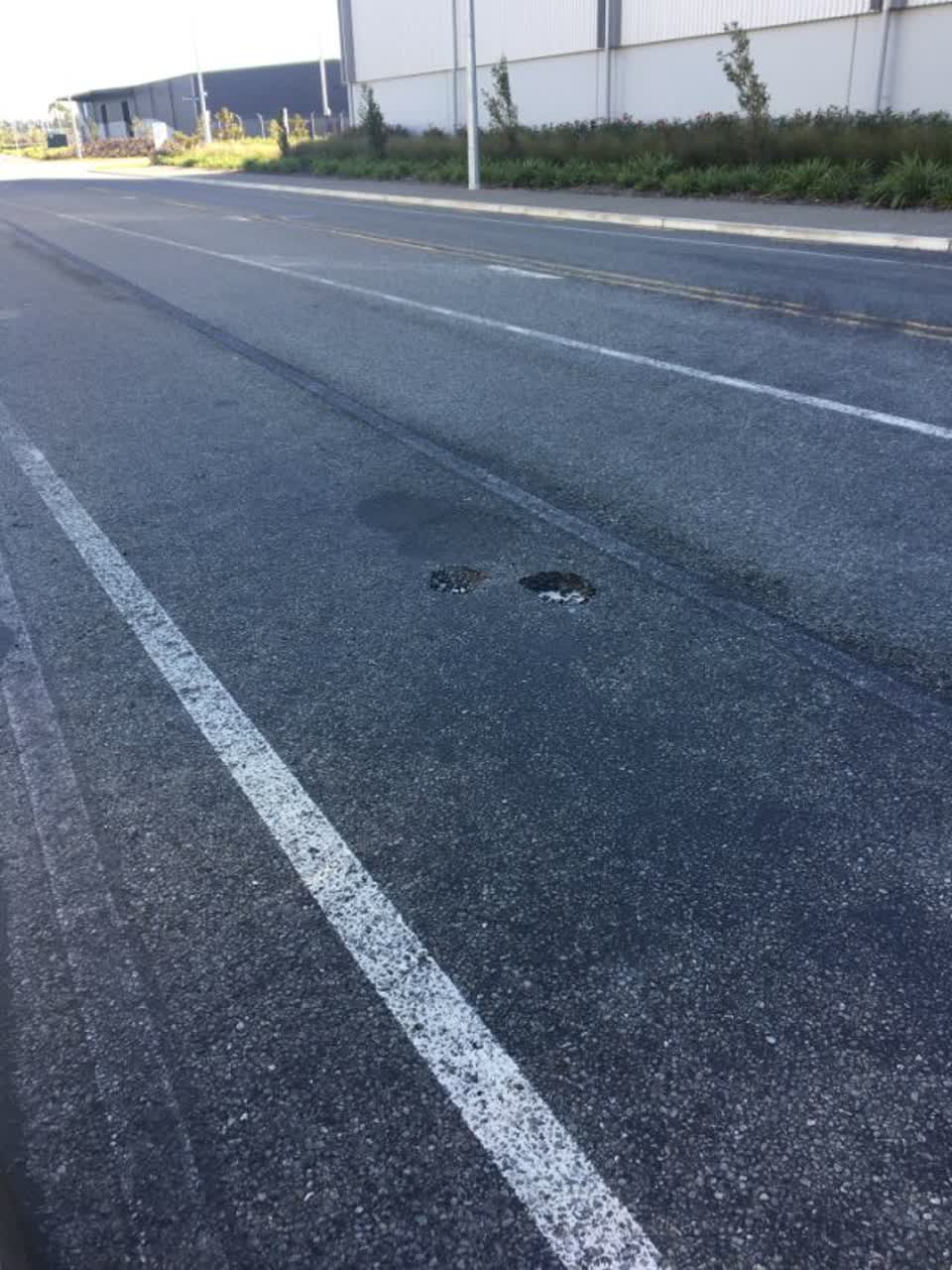 The photograph attached to this roading/streets report