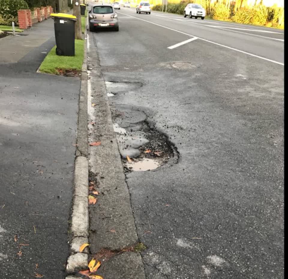 The photograph attached to this roading/streets report