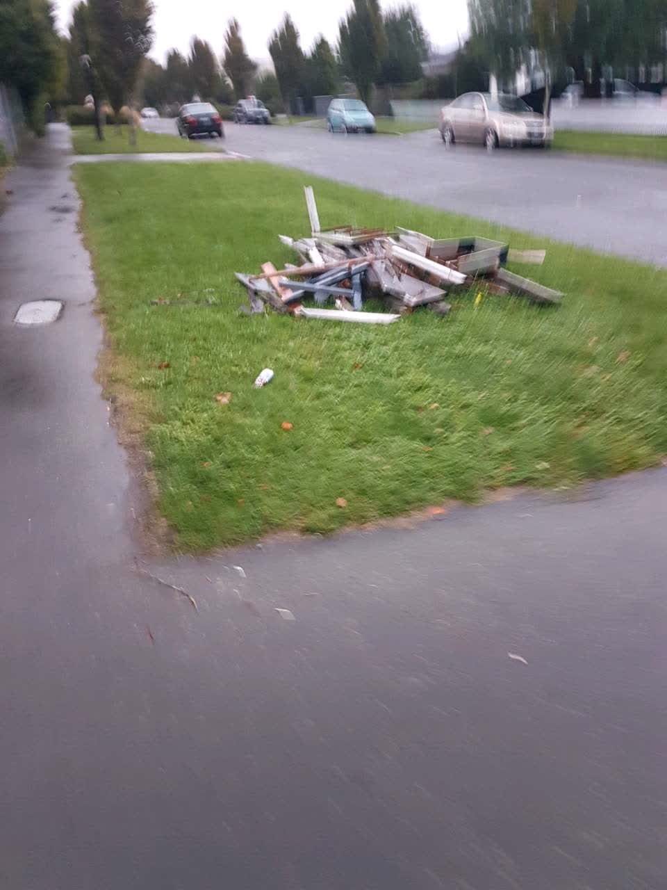 The photograph attached to this rubbish/recycling report