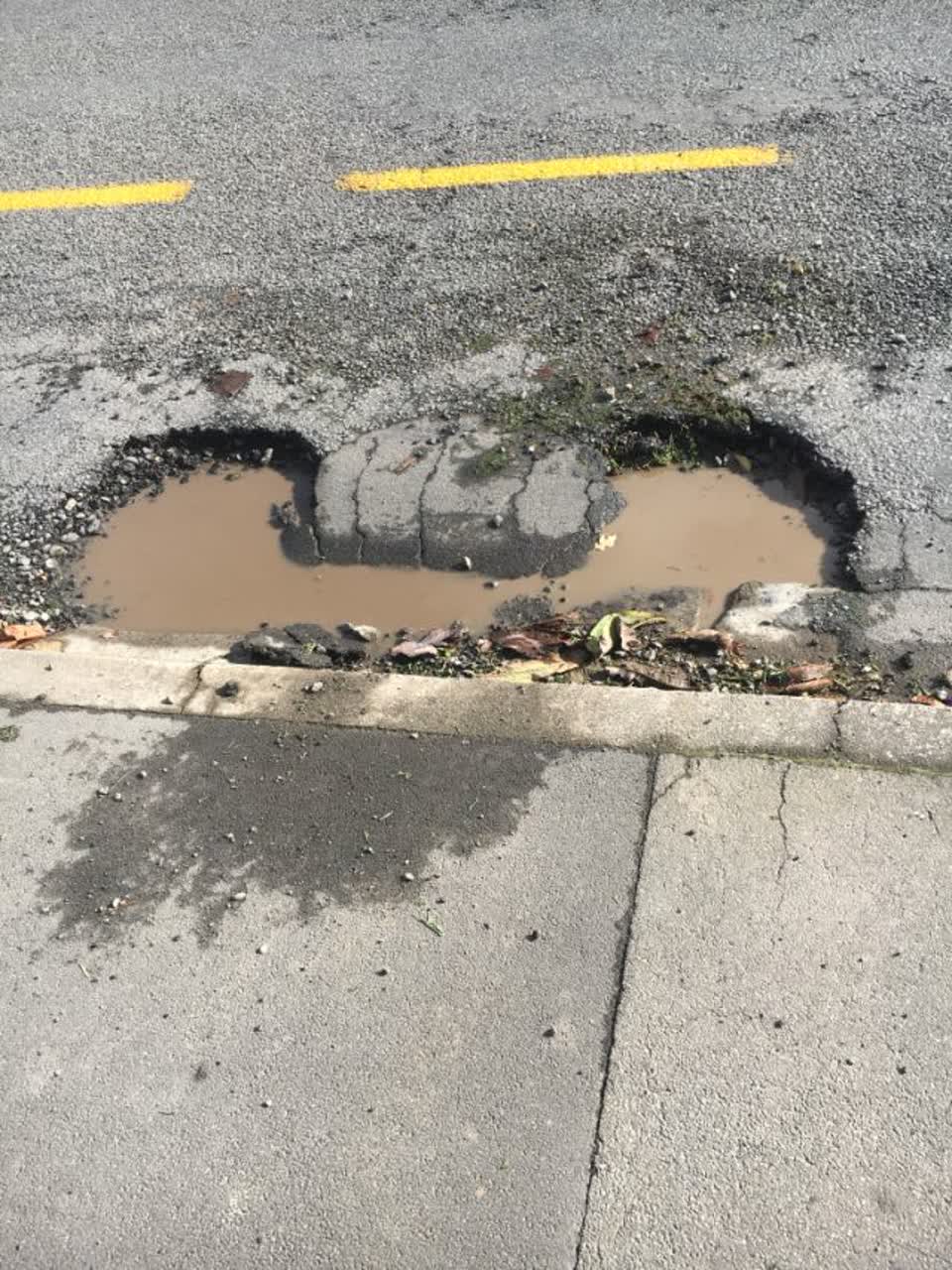 The photograph attached to this roading/streets report