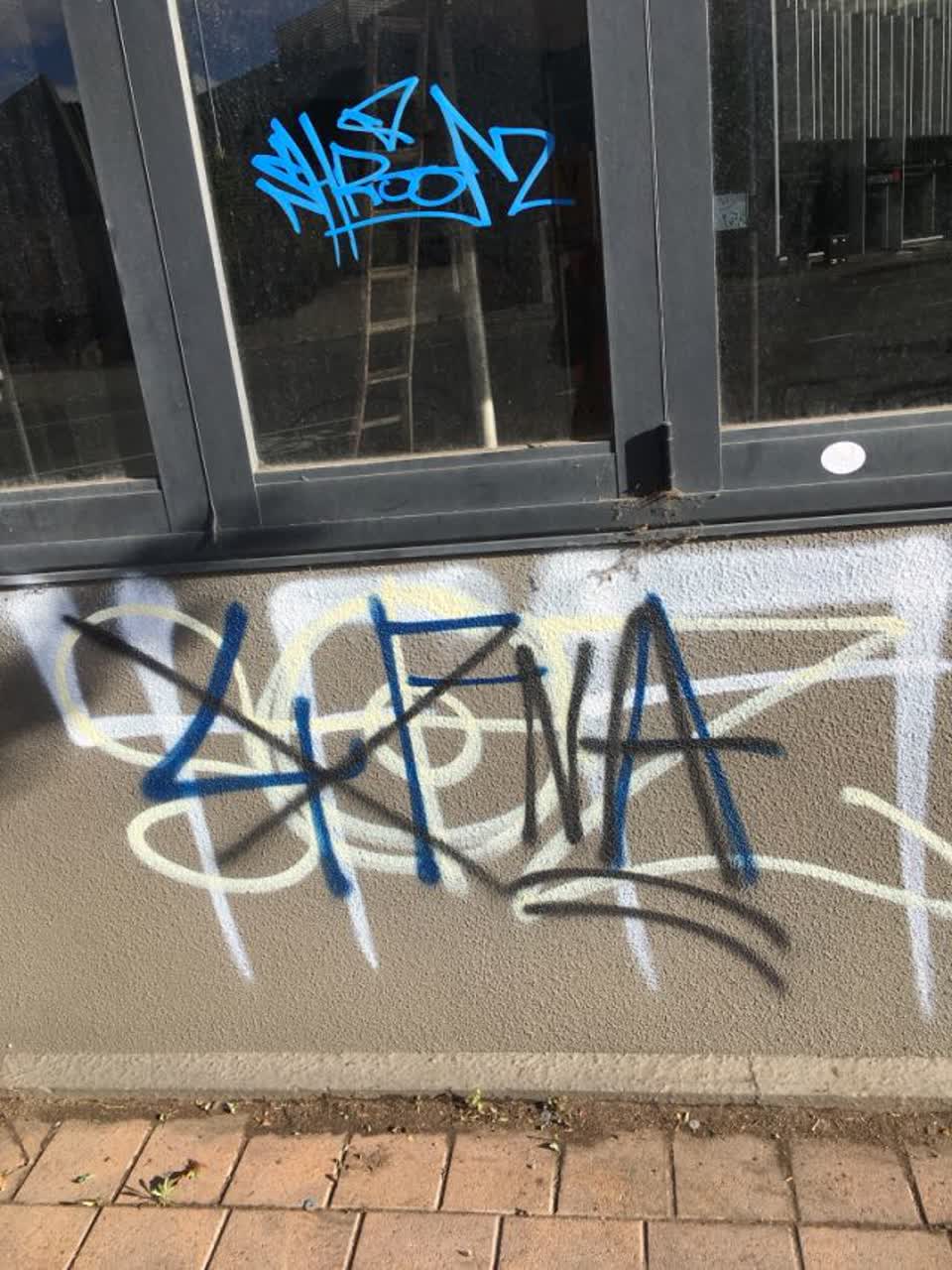 The photograph attached to this graffiti report