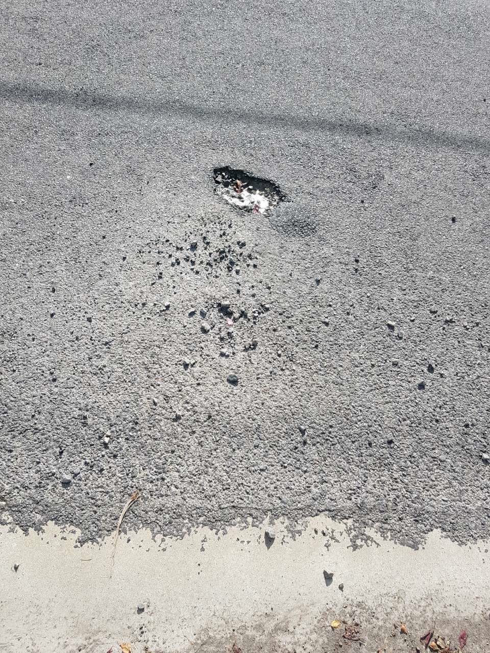 The photograph attached to this roading/streets report