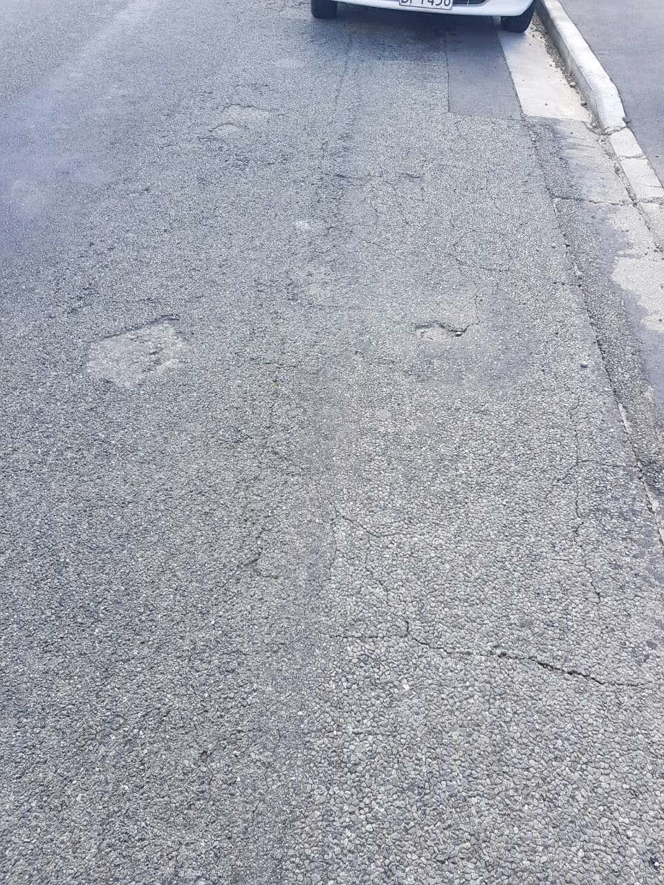 The photograph attached to this roading/streets report