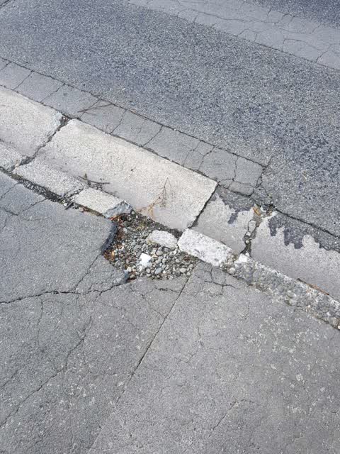 Roading/Streets, a report photo