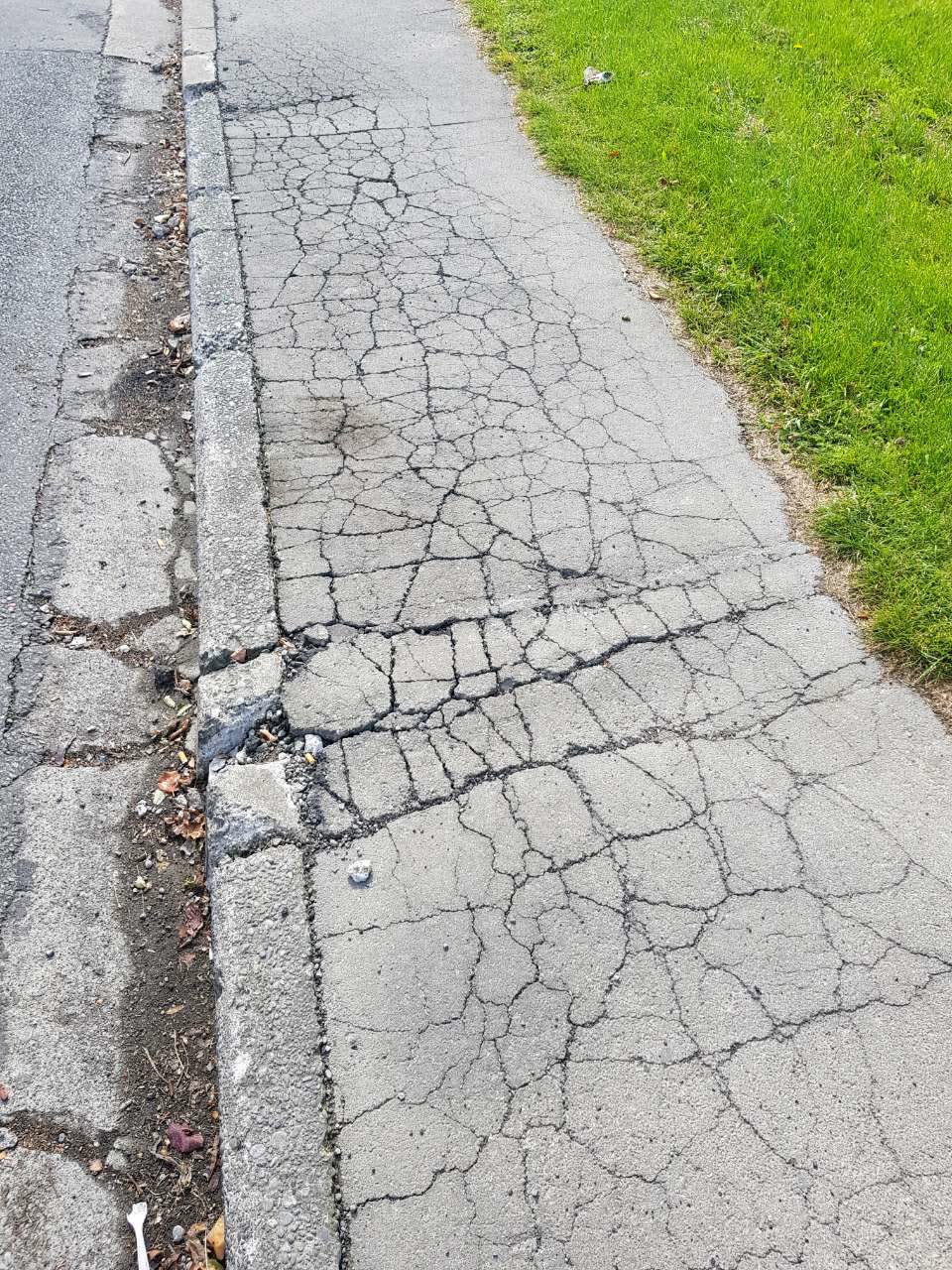 The photograph attached to this roading/streets report