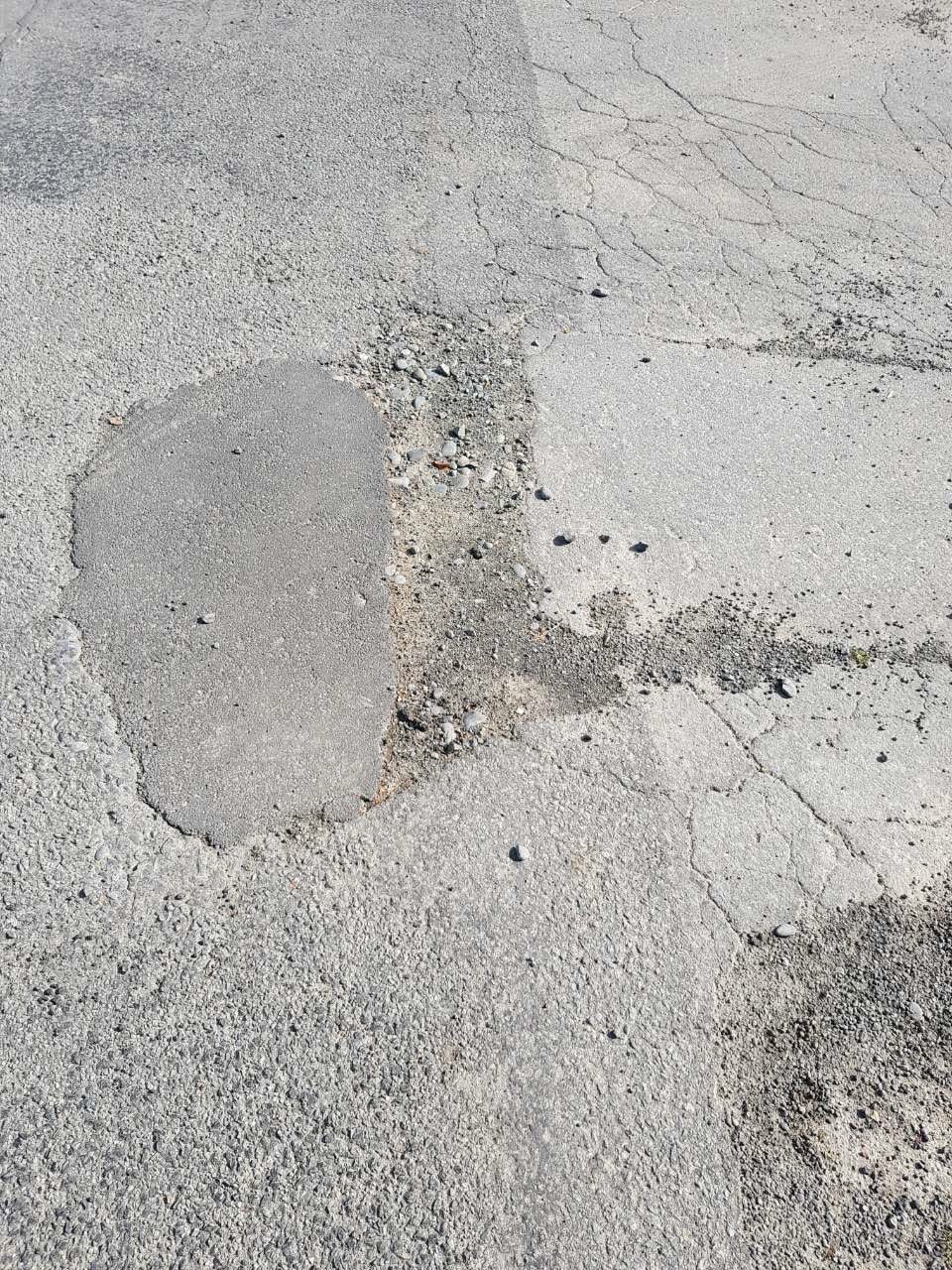 The photograph attached to this roading/streets report